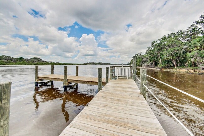 Building Photo - 110 Surfview Dr