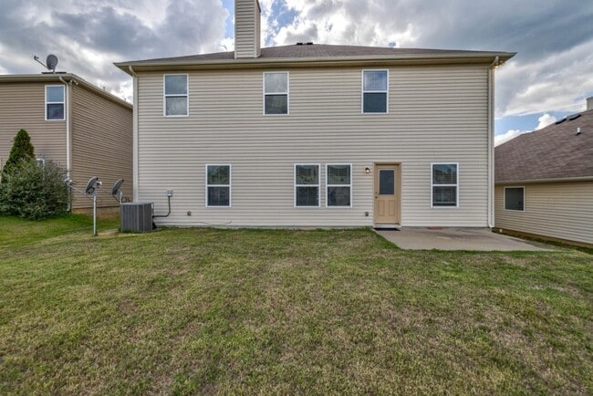 Building Photo - 654 Pemberton Dr