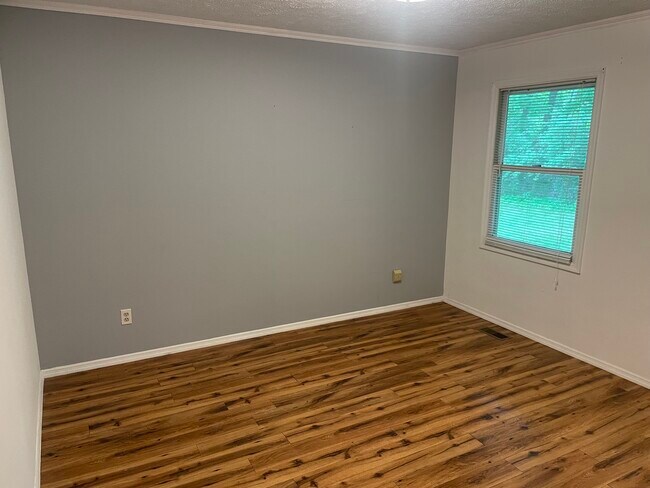Building Photo - 1337 S Hickory Grove Ln