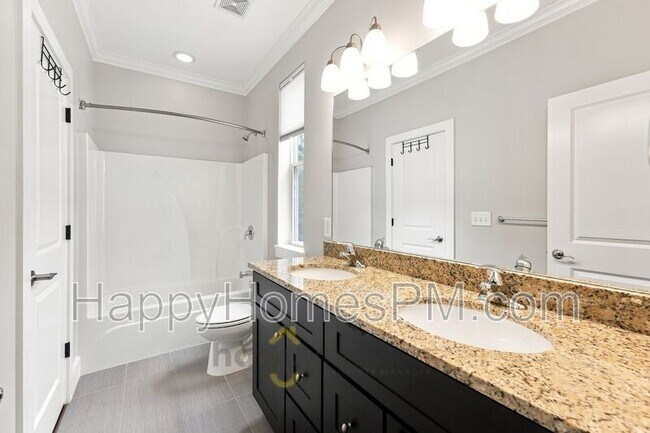 Building Photo - 4613 Oakwood Ave