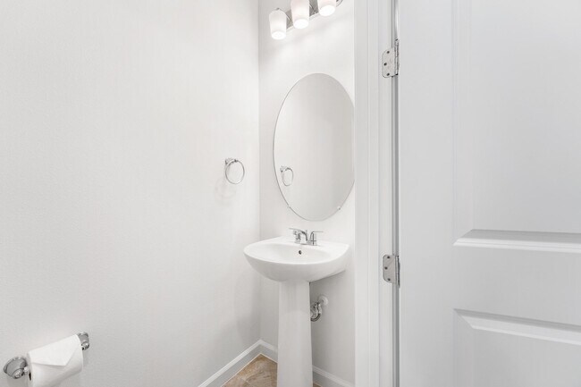 Building Photo - 4333 Efendi Dr