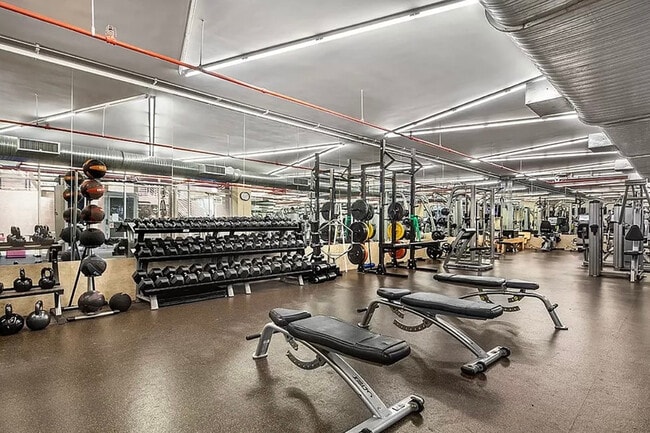 Building Photo - 555 W 23rd St