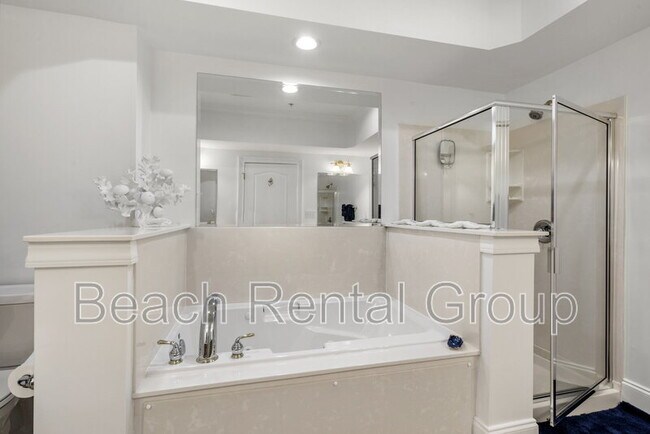 Building Photo - 2180 Waterview Dr