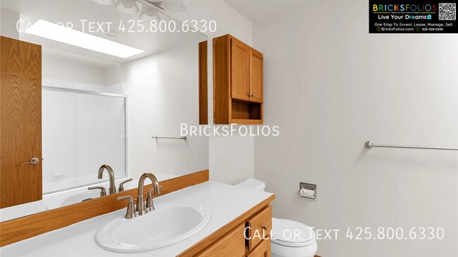 Building Photo - 4522 NE 21st Pl