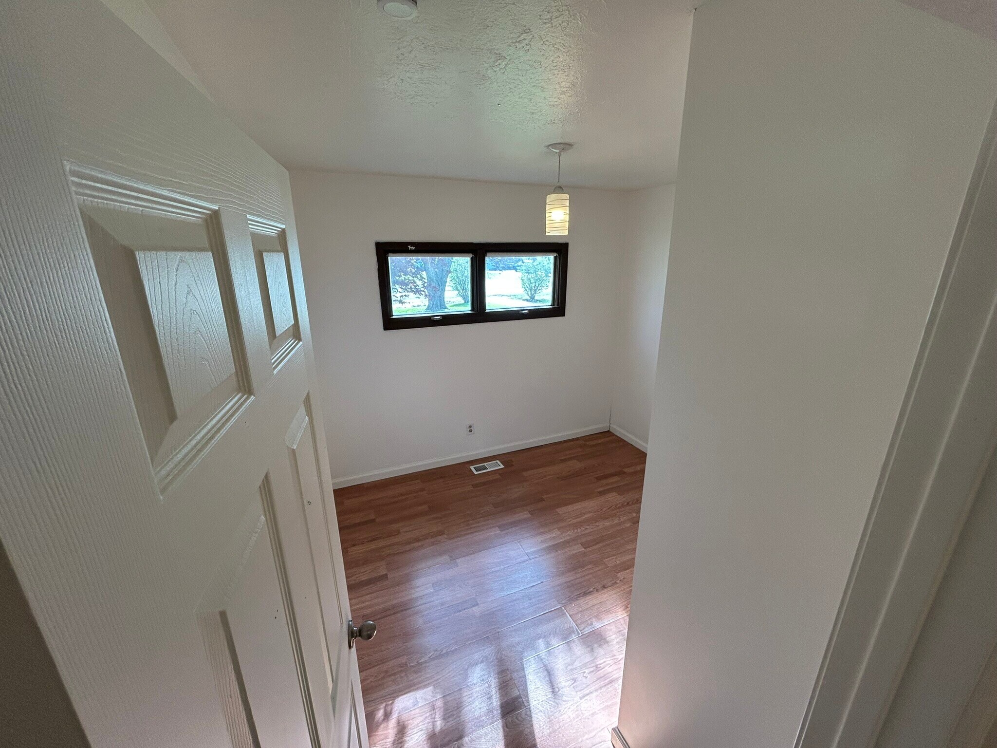 Building Photo - 1882 Paul Dr