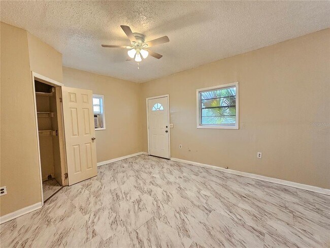 Building Photo - 1504 E 99th Ave