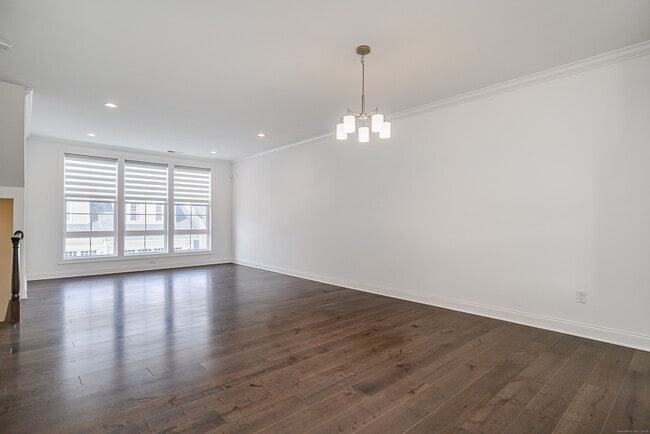 Building Photo - 8 Brentwood Cir