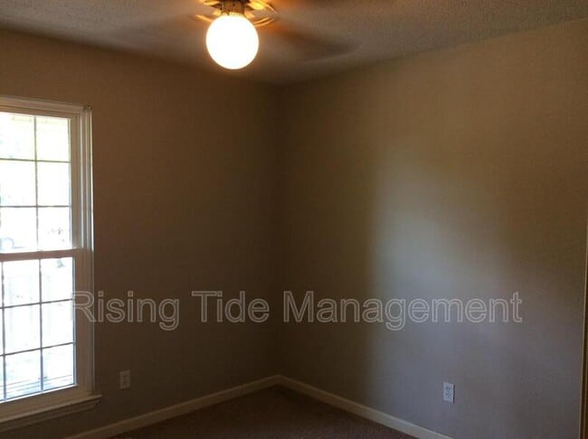 Building Photo - 7449 Plantation Rd