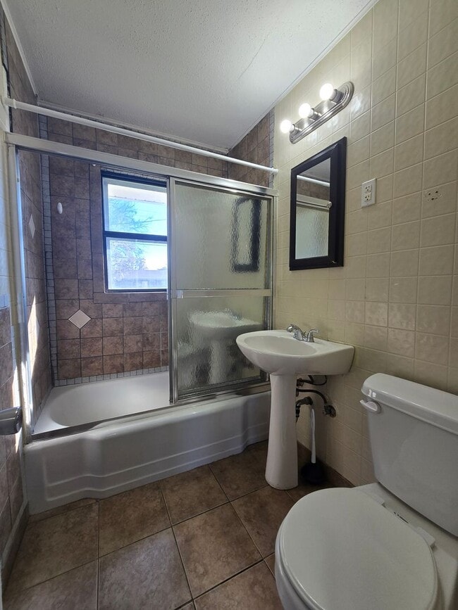 Building Photo - 2 bed, 1 bath in Shawnee, OK!