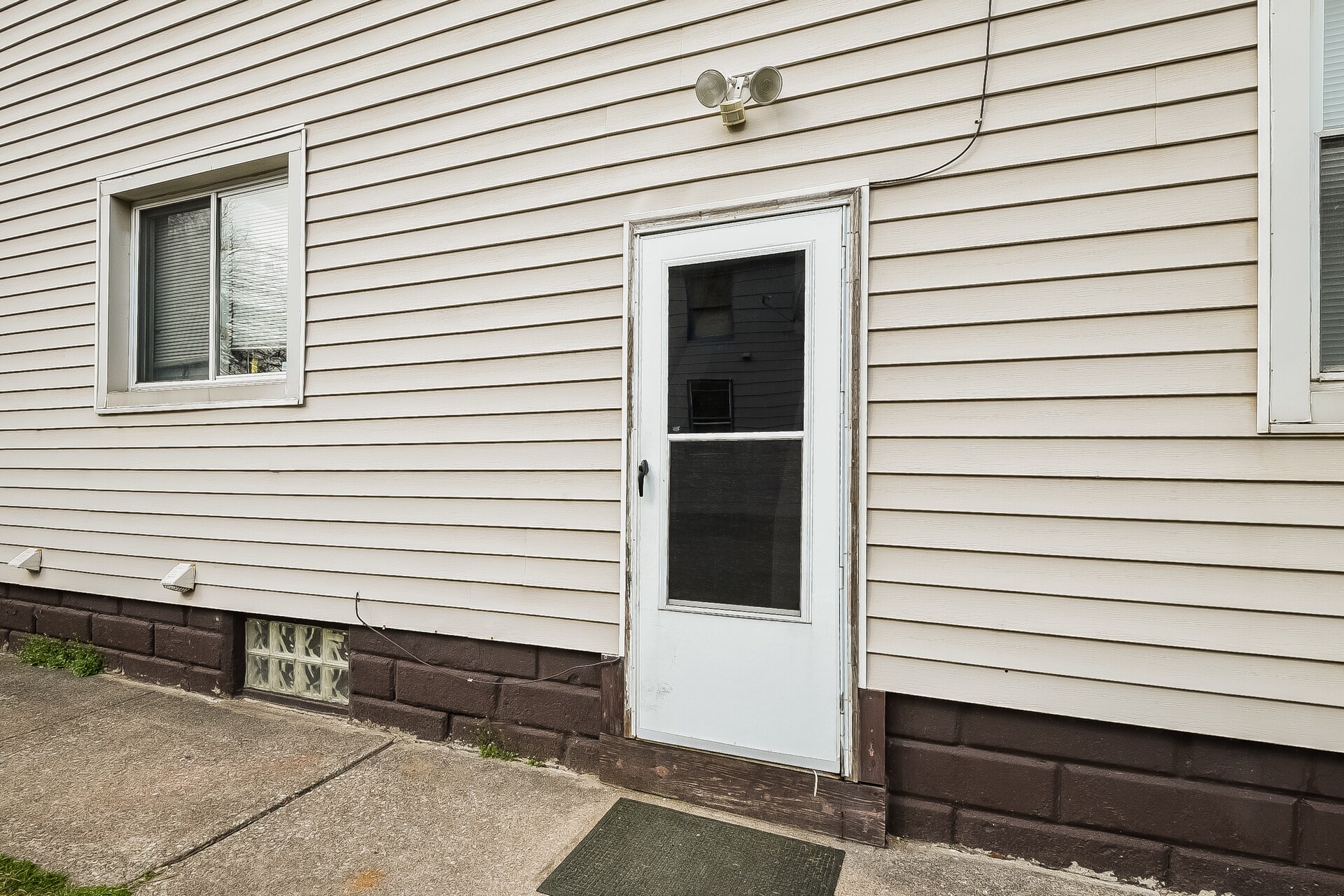 Building Photo - 1321 Buhrer Ave