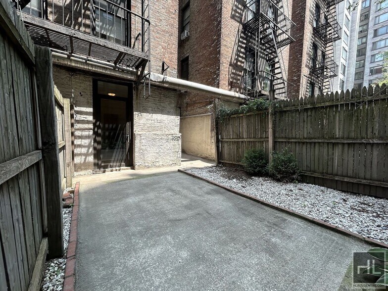 Building Photo - East 84th Street