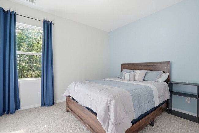 Building Photo - 17 Crown Ct