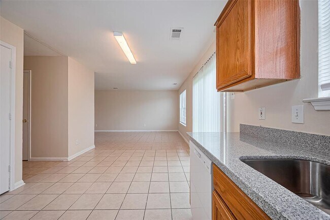Building Photo - 7203 River Pines Dr