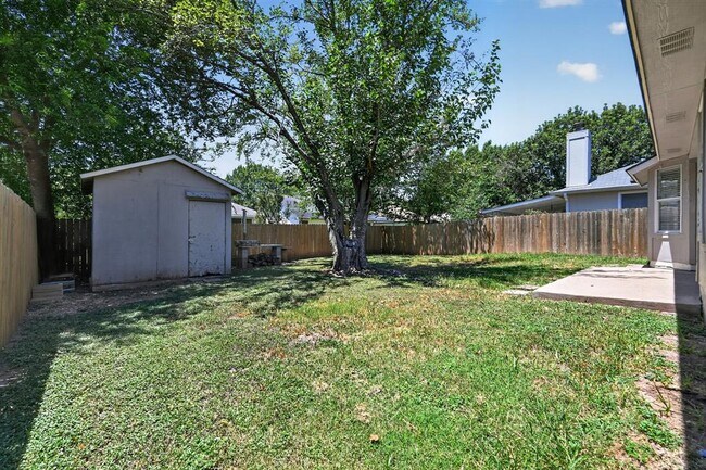 Building Photo - 14511 Oliphant St