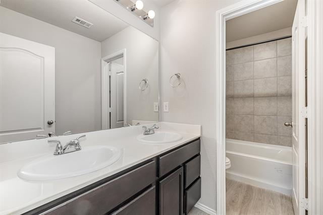 Building Photo - 2216 Canongate Dr