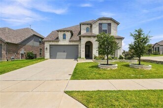 Building Photo - 2410 Doncaster Dr