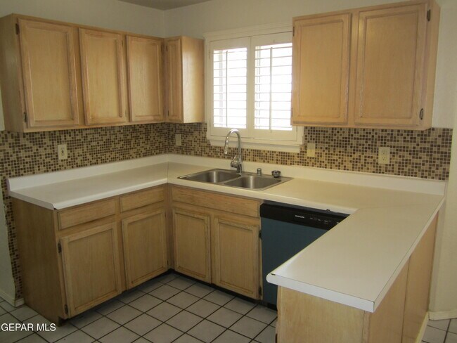 Building Photo - 6924 Imperial Ridge Dr