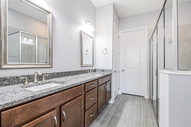 Building Photo - 2302 Datura Lp