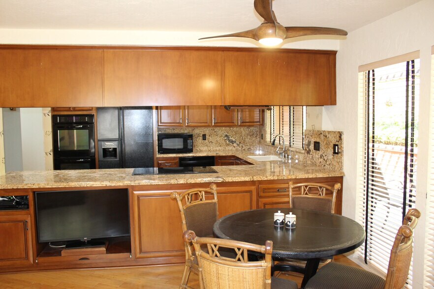 Building Photo - 4400 Portico Pl