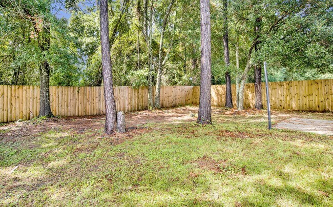 Building Photo - 3 bed 2 bath home off Olive Rd