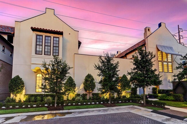 Building Photo - 1104 Mosaico Ln