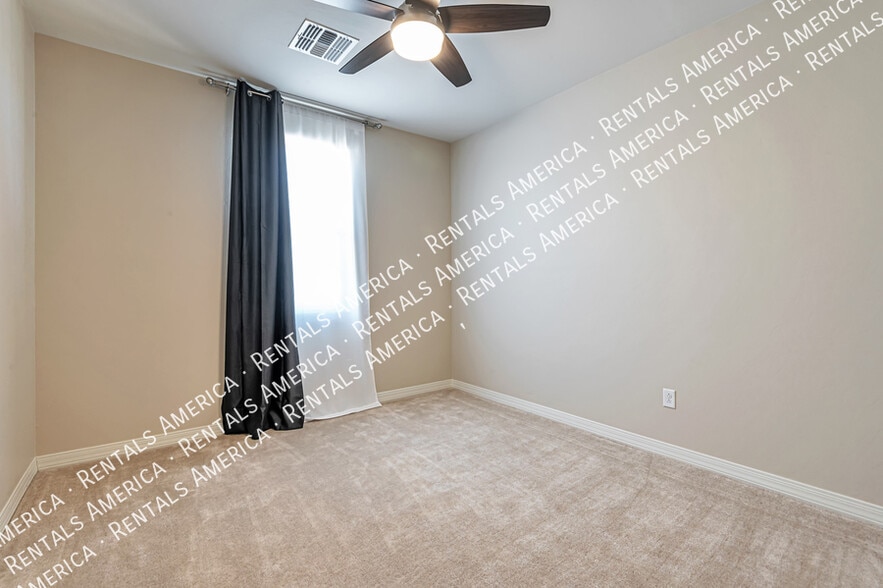 Building Photo - 8680 N Rome Ct