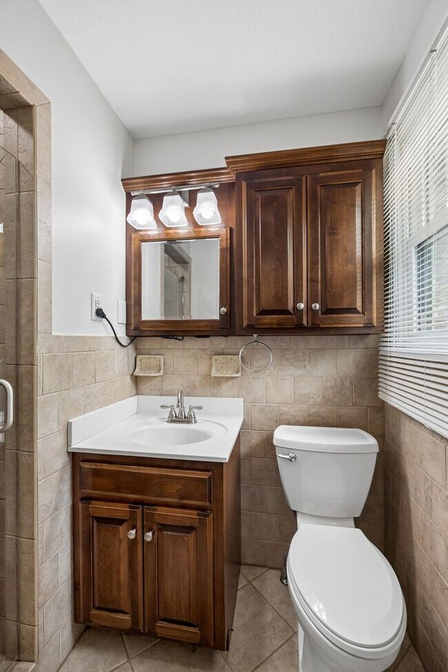 Building Photo - Pet Friendly Four Bedroom with Basement!