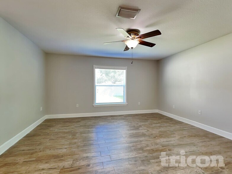 Building Photo - 15518 Telford Spring Dr