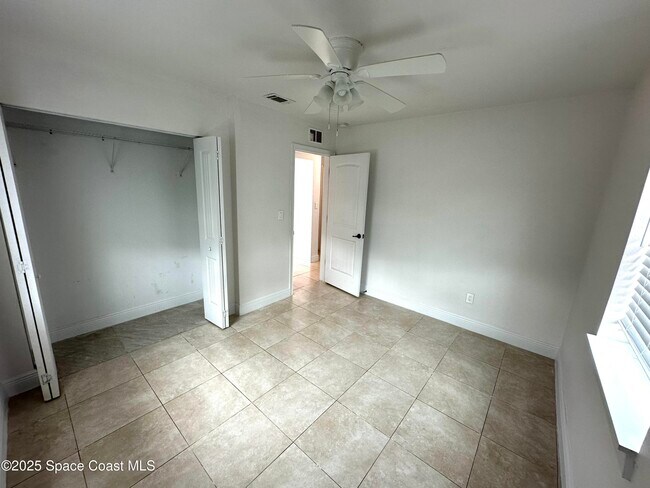 Building Photo - 1119 Jordan Ct NE
