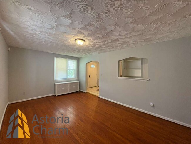 Building Photo - Conveniently Located 4 Bedroom with Privat...