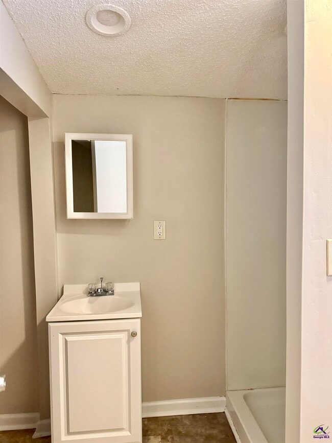 Building Photo - 102 Varee Dr