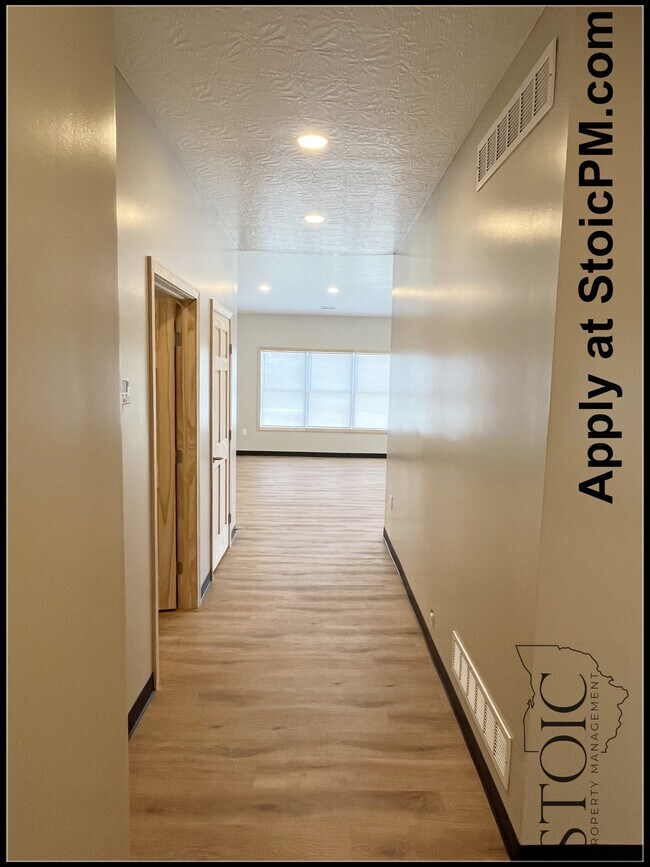 Building Photo - 224 Emmit Ave