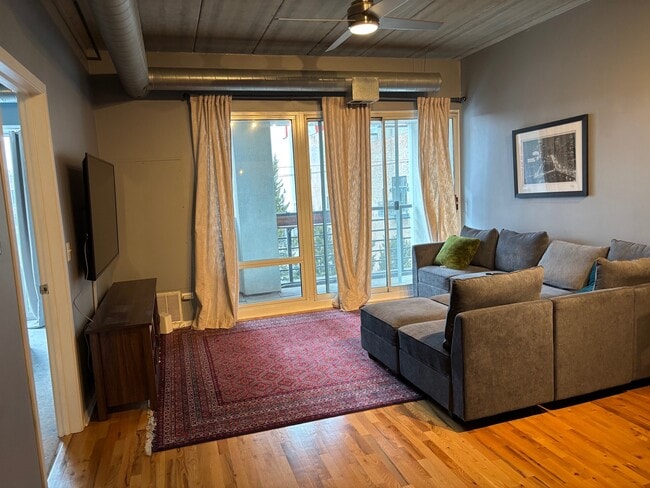 Building Photo - 1430 S Michigan Ave