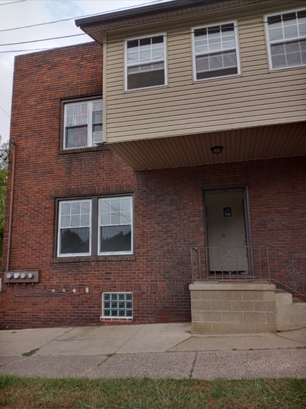 Building Photo - 206 Edwin Ave SE