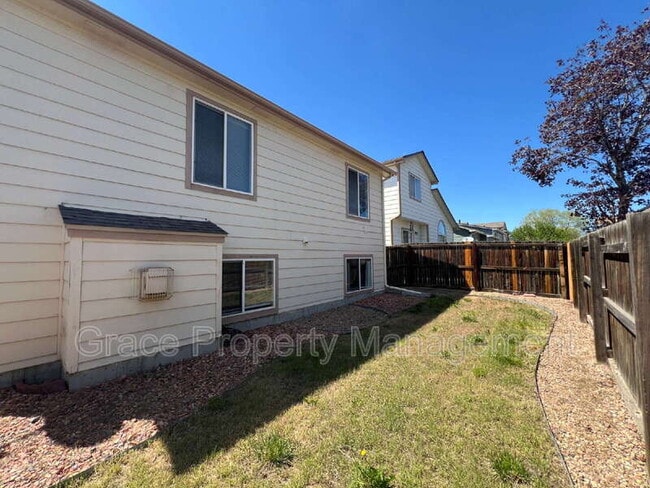 Building Photo - 10030 Umatilla Way
