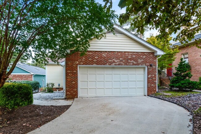 Primary Photo - 103 Talon Dr