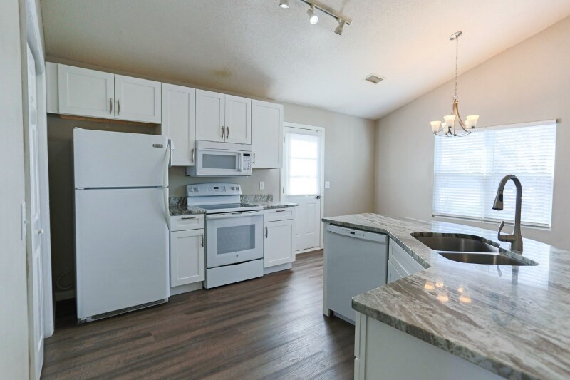 Building Photo - 350 Pawnee Trail