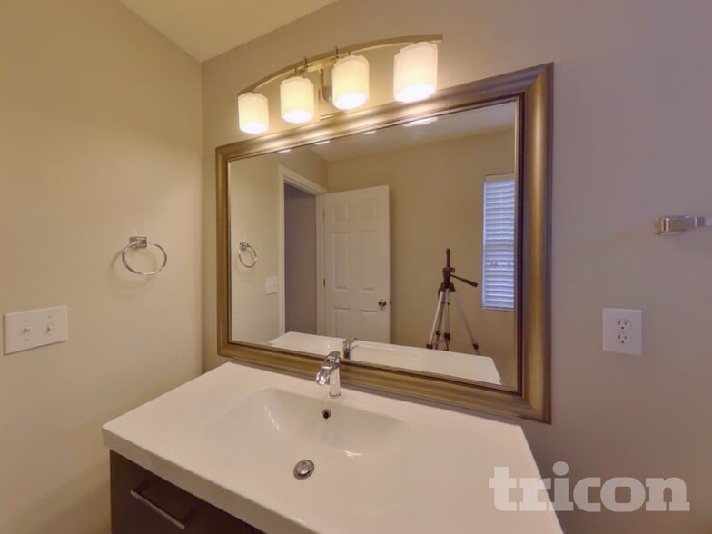 Building Photo - 5862 Mahogany Pl SW
