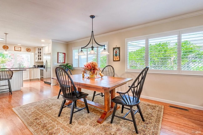 Building Photo - 7556 Oak Leaf Dr