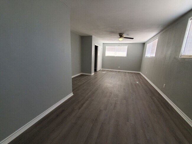 Building Photo - Charming 4 bedroom, 2 bath home AVAILABLE NOW!