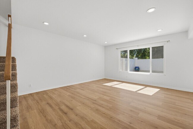 Building Photo - Beautifully Updated Home in Lake Lindero