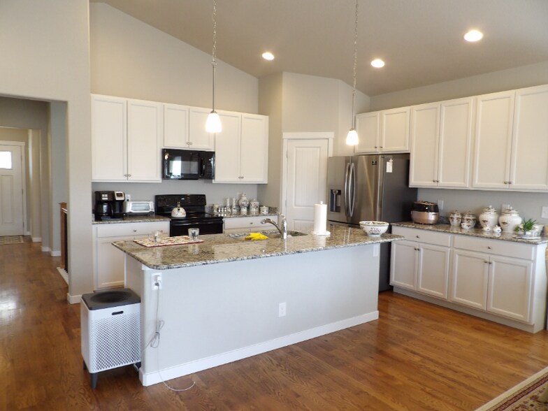 Building Photo - 1552 Grand Overlook St