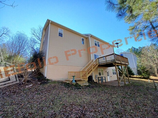 Building Photo - Beautiful 3 Bedroom Home w/a Bonus Room + Semi-furnished Basement in a 1 acre lot @ Hideaway Esta...