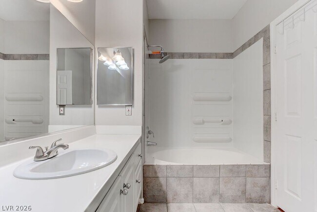 Building Photo - 325 Brilliant Summit Cir