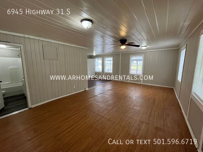 Building Photo - 6945 Highway 31 S