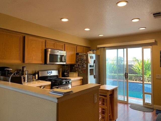 Building Photo - 973 Naples Dr