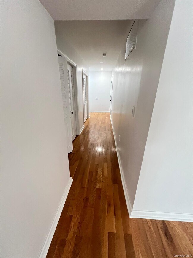 Building Photo - 50 Vineyard Ave