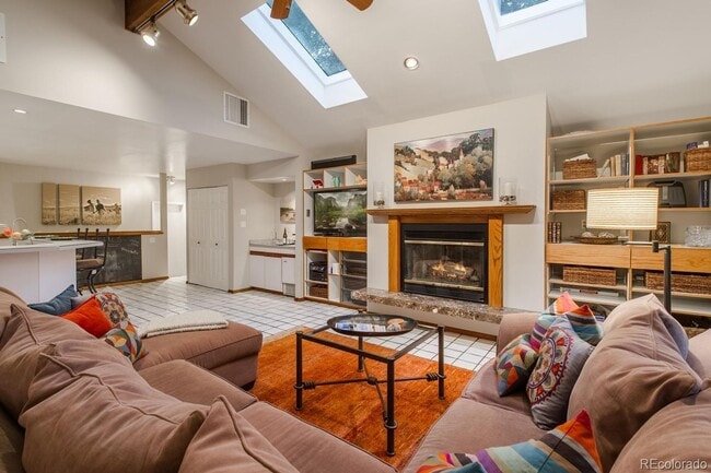 Building Photo - Beautiful Ranch in Belcaro Neighborhood