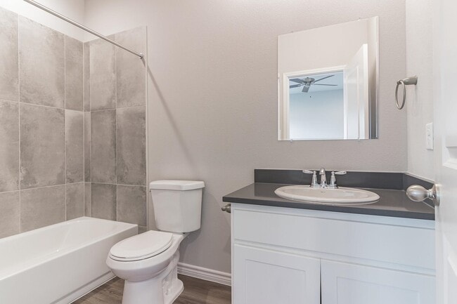 Building Photo - 206 Peruna Dr