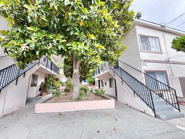 Building Photo - 4241 Van Horne Ave